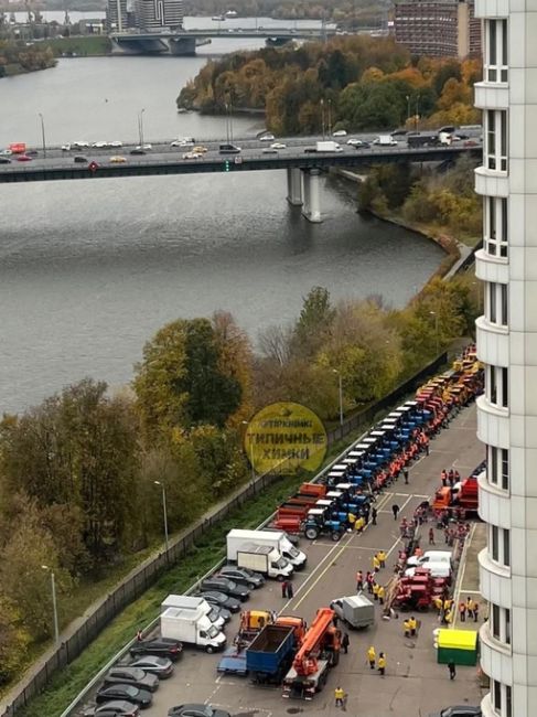 А у Арены Химки прошел смотр снегоуборочной техники 🚜
Как раз..