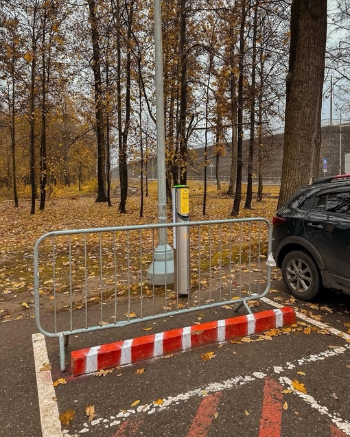 Возле Лазутинской трассы появилась станция зарядки электрокаров..