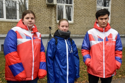 В ЖУКОВСКОМ ОТКРЫЛИ МЕМОРИАЛЬНУЮ ДОСКУ ГЕРОЮ СОВЕТСКОГО СОЮЗА ГЕОРГИЮ МОСОЛОВУ 
В Жуковском открыли..