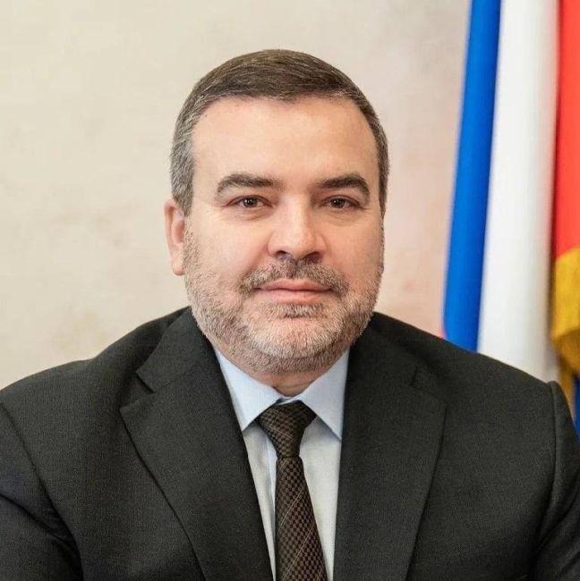 ЭДУАРД АРАДУШКИН: КТО ЭТО? 
Говорят, в Древней Персии существовал странный обычай: с пойманного на взятке..