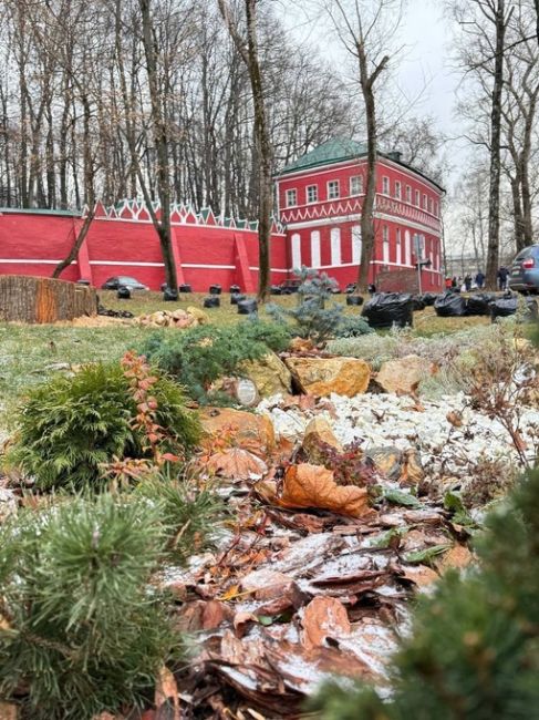 Парк-усадьба Михалково в Головинском районе Москвы.  Фото..