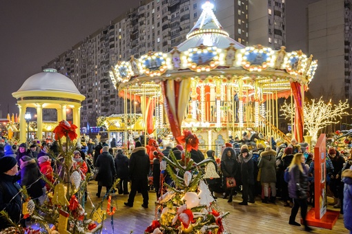 Это стоит увидеть: мировые шедевры в музеях Москвы  – Московский Кремль – самый узнаваемый в России..