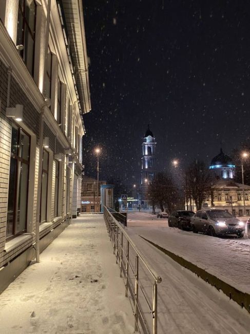 Сегодня с девяти вечера ожидается сильнейший снегопад 🌨️  Минтранс МО сообщает, что в связи с этим в ночь с..