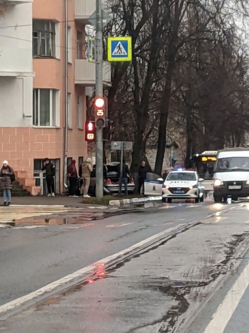 🚨 Серьёзная авария у администрации (пересечение ул. Советская и ул. Патриаршая)  Информации о пострадавших..