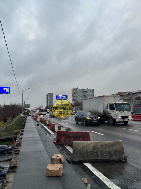 Сегодня тихо и мирно произошло знаменательное событие - открылось движение на мосту Ленинградки в сторону..