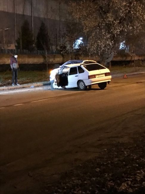 ❗️Жесткое ДТП на Заводской  Произошло около получаса назад. Едет только полоса в сторону ул. Гоголя. На..