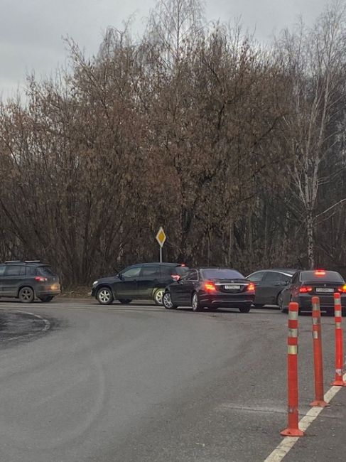 ИНТЕРЕСНО, КАК ЗИМОЙ БУДЕТ 🚘
Ничего не меняется в нашем королевстве в..