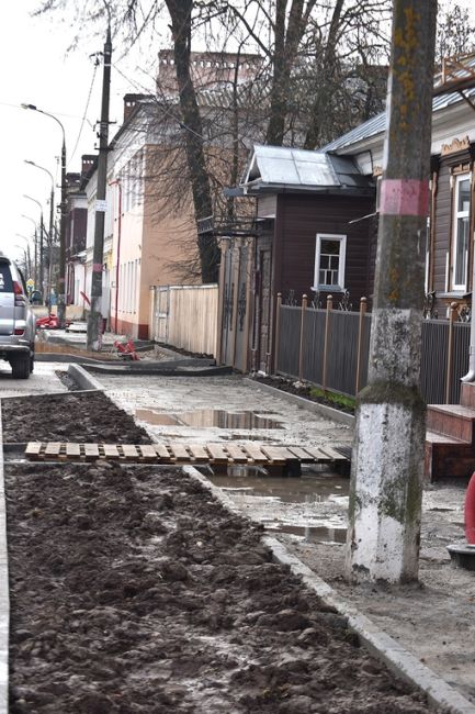 🚜 Скоро на улице Савельича появятся новые тротуары 
Начало реконструкции пешеходной зоны было положено в..