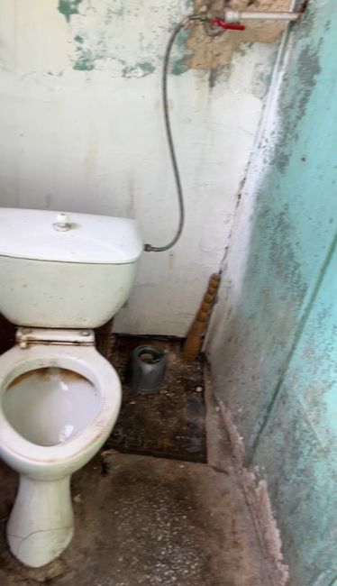 УЖАСНЫЕ УСЛОВИЯ ДЛЯ ПРОЖИВАНИЯ! 😡
Вот в каких условиях живут люди в России Московской области г Балашиха..