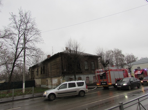 Вчерашние последствия преступления вандалов, уснул с сигарой бомж, малолетки, может муравьи грелись, этого..