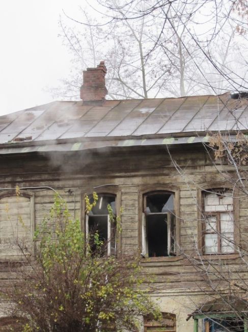 Вчерашние последствия преступления вандалов, уснул с сигарой бомж, малолетки, может муравьи грелись, этого..