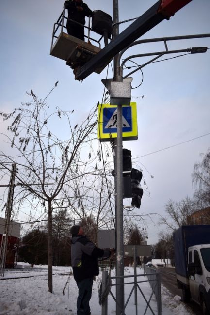 🚦 Еще один светофор появится в Коломне 
Вот уже второй день возле Музея боевой славы в Коломне..