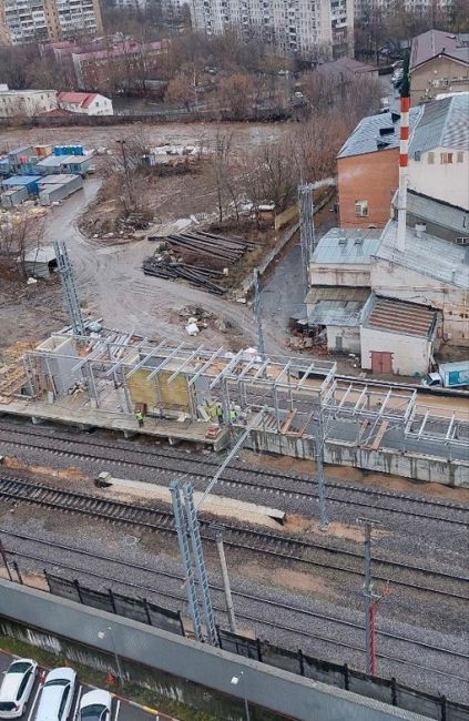 А это станция Митьково на нашем МЦД-3 🚉  Строительство идёт полным ходом. Скоро можно будет из Химок ездить в..