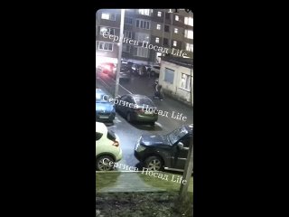 Прошедшим вечером во дворе дома по Московскому шоссе, 7к3 проходили разборки. Один мужчина был с пистолетом,..