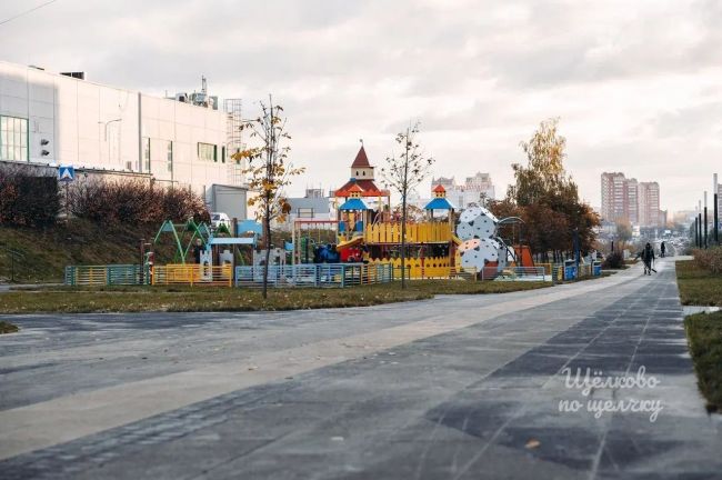 В следующем году будем гулять по современному скверу🌳  Уже в сквере вдоль Пролетарского проспекта созданы..