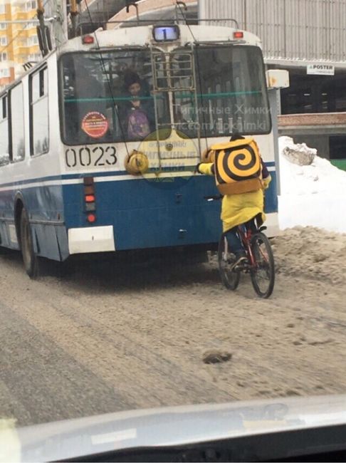 В декабре спрос на услуги курьеров достигнет пика 🛵
Они смогут зарабатывать более 200 000 ₽ в месяц  Сейчас, в..