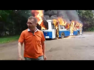 Железнодорожная 7 рядом со станцией "Подольск" горит троллейбус.
Видео из чата "Подольск: пробки, засады,..