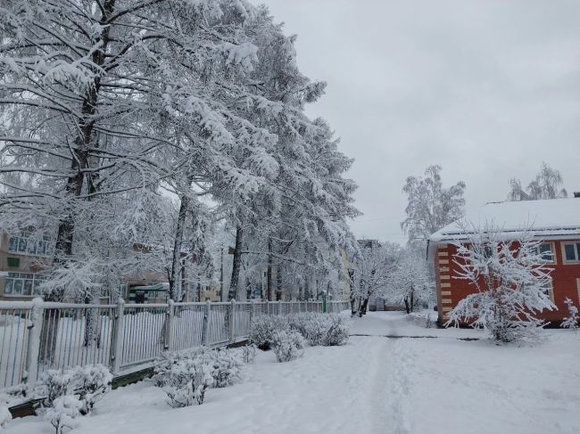 До Нового года осталось всего 3 дня 🎄 
Вот список обязательных дел для создания идеальной праздничной..