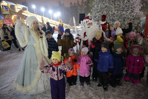 ТОРЖЕСТВЕННО ОТРЫЛИ ЗИМНИЙ СЕЗОН 🎄
В первый день зимы в «Пехорке» и Пестовском парке состоялись:  🎄..