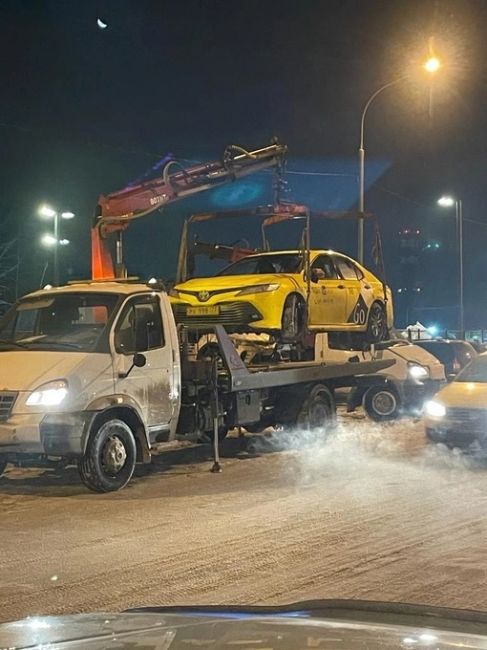 🏗️🚗Продолжаются рейды по эвакуации из зоны жилой застройки автомобилей, нарушающих правила парковки...