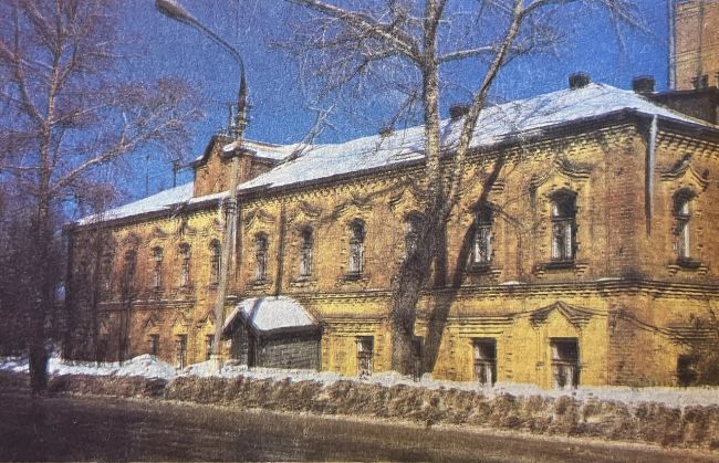 Дом купца Сорокоумова на улице Советская (нынешняя часть здания Одинцовской музыкальной школы). 70-80-е годы...