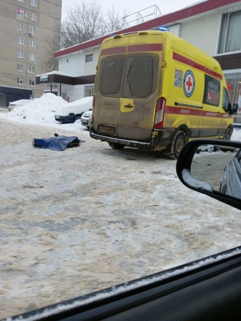 Утренняя жесть на Юбилейной площади.
Фото из чата "Подольск: пробки, засады,..