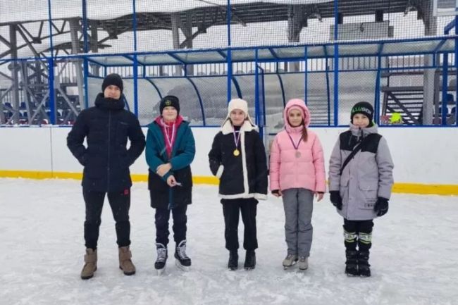 В Мытищах прошли соревнования по шорт-треку  На стадионе в Марфино прошли необычные соревнования. Местные..