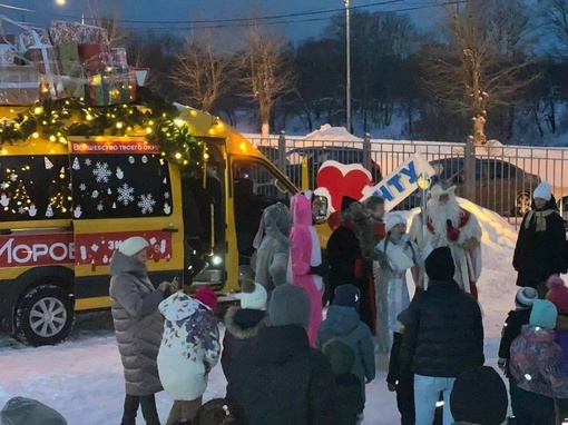 🎅Дед МорОбоз в городе создает праздничное настроение. В ваш двор приезжал сказочный..