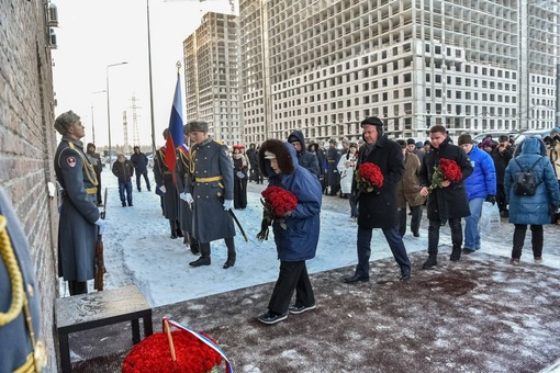 ЕЩЁ ОДНА МЕМОРИАЛЬНАЯ ДОСКА 🎖
Мемориальную доску генерал-майору Игорю Романычеву открыли в Балашихе. Её..