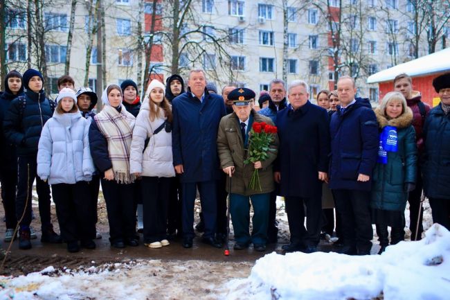 🎖 На доме ветерана ВОВ Николая Николаевича Багаева установили информационную доску. Открыли..