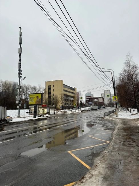 И все-таки в новогоднюю ночь новогодней погоды не будет 😢  Оттепель в столице сменилась на минусовые..