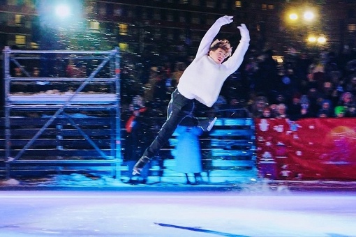 ⛸️Более двух с половиной тысяч зрителей посмотрели ледовое шоу Ильи Авербуха «Чемпионы» на новом катке в..