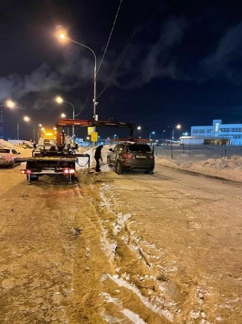 🏗️🚗Продолжаются рейды по эвакуации из зоны жилой застройки автомобилей, нарушающих правила парковки...