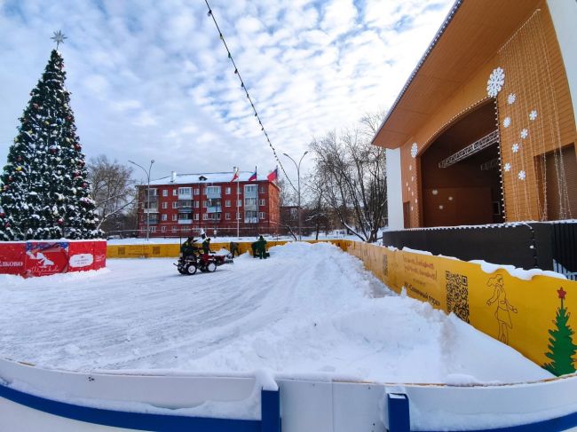 Снежный привет👋❄️  Кто уже использовал коньки по назначению в этом..