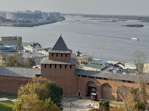 Нижегородская область. Новгородский Кремль - могучая крепость на берегу реки Волги 
Нижегородский Кремль -..