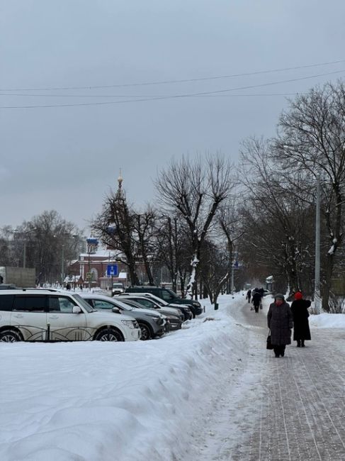 ❄️ Сегодня температура станет ощутимо гуманнее, чем накануне, -9…-14 градусов. 
Кстати, с 13 – 14 декабря..