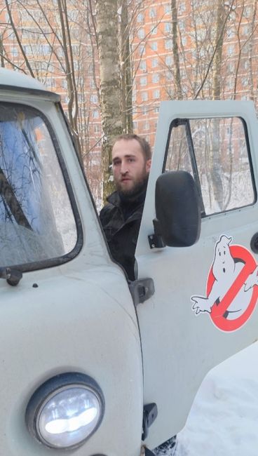 Гуляла со своим маленьким той-пуделем по новому лесопарку вдоль Ольховой 2. 
В месте, где ничего не предвещает..