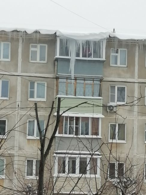Завораживает если посмотреть на крышу. Будьте осторожны сами и детям краткий инструктаж..