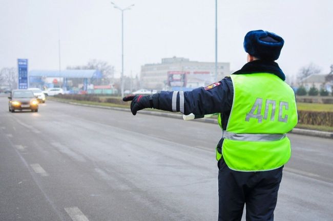 Расписание предновогодних рейдов ГИБДД 🔑 
🔹 «Нетрезвый водитель» - 15, 16, 17, 22, 23, 24, 29, 30 и 31 декабря; 
🔹..