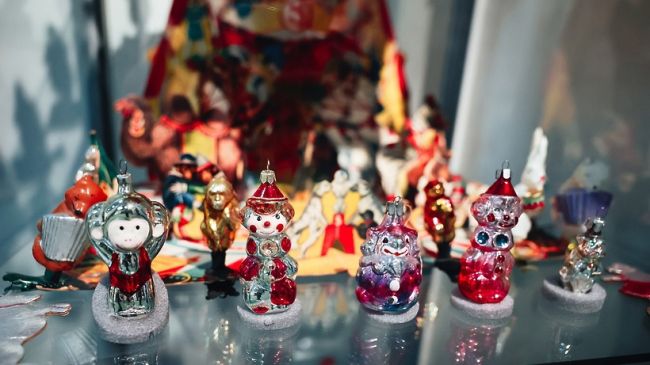 Уникальная коллекция ёлочных игрушек представлена в Мытищах  Перенестись в советскую предновогоднюю..