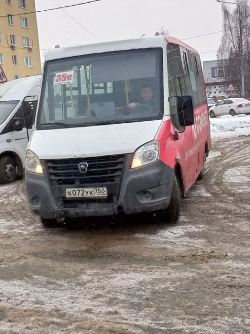 Добрый день граждане. Почему некоторые водители, себя позволяют курить в салоне автобуса или запрет на них..