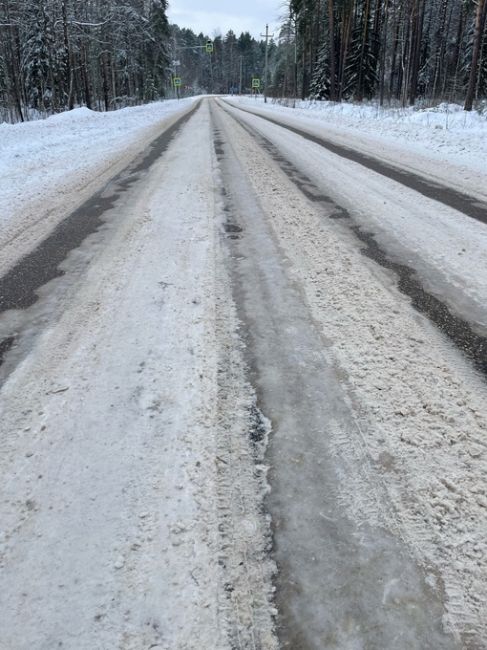 Дорога Серпухов-Прилуки в ужасном состоянии. На всем протяжении наледь, ехать невозможно. Организации..