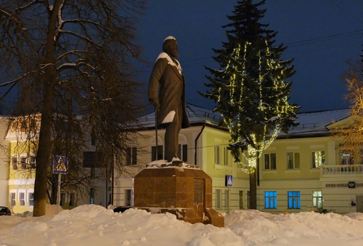 Таня Винтер  Прогулка с фотоаппаратом по вечернему Раменскому 29 января 2024 г. В центре потопталась, на..