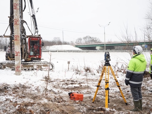 В Ленинском городском округе приступили к возведению разворотной эстакады между Каширским шоссе и трассой..