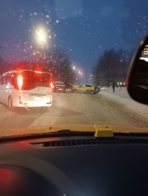 🚓🚗 ДТП с участием Яндекс Такси. Оборонная у..