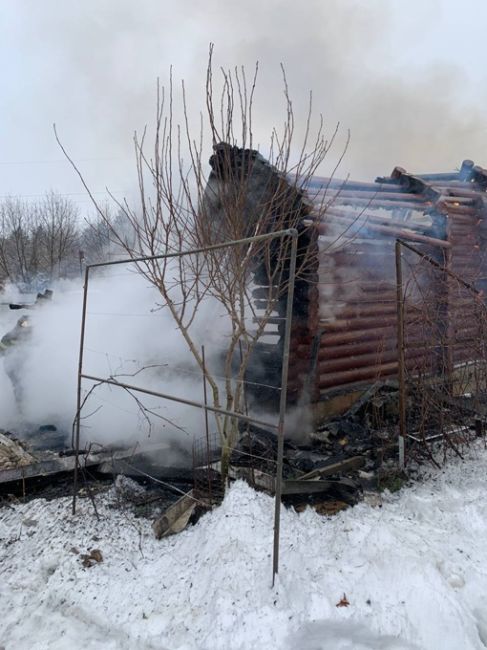 КРАСНОГОРСК: сожгли дом воина СВО, предварительно угрожая его жене  Роман – действующий участник СВО, в..