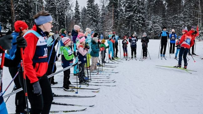 Знаменитая спортсменка Наталья Коростелева провела мастер‑класс по технике лыжного хода для..