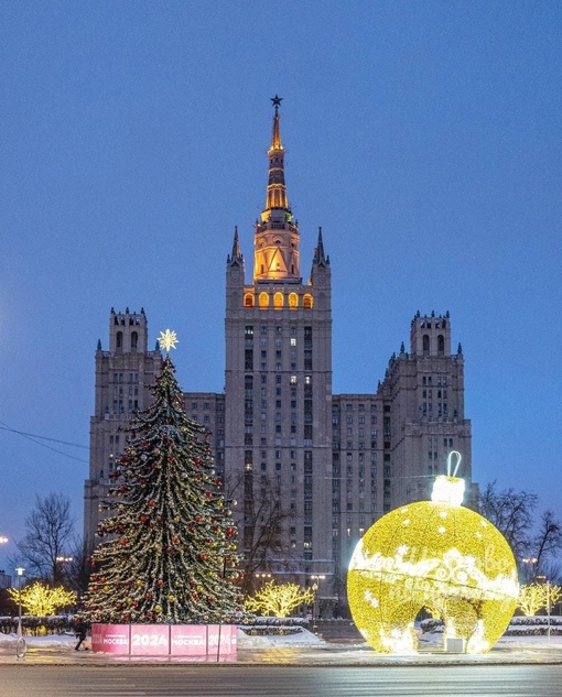 Новогодние праздники дома или путешествие в Москву😉🎄  9 мест в Москве с самыми красивыми новогодними..