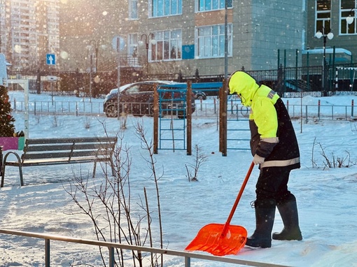 Снег в Красногорске убирают.
А вы..