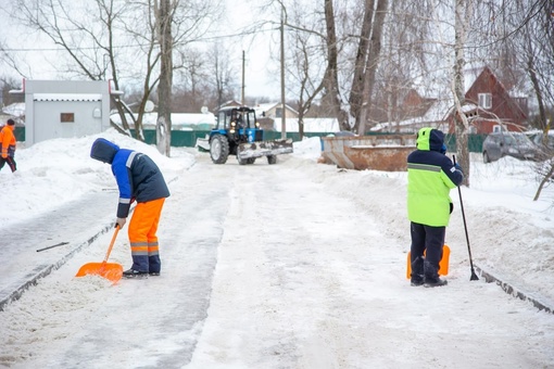 🚜 Заместитель главы округа Денис Лубяной проверил работу общественного транспорта и расчистку дорог в..